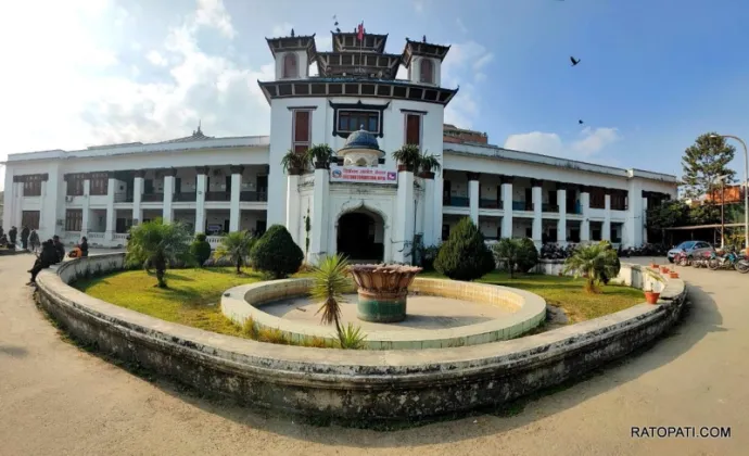 Four UML Representatives Removed from Posts After Leaving Party