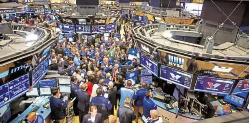 US Stocks Rise as Technology Shares Gain, Telecom Sector Falls