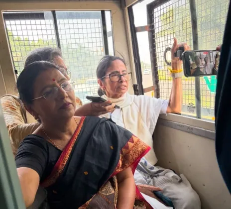 Mamata Banerjee and Arvind Kejriwal Arrested in Delhi During Protest