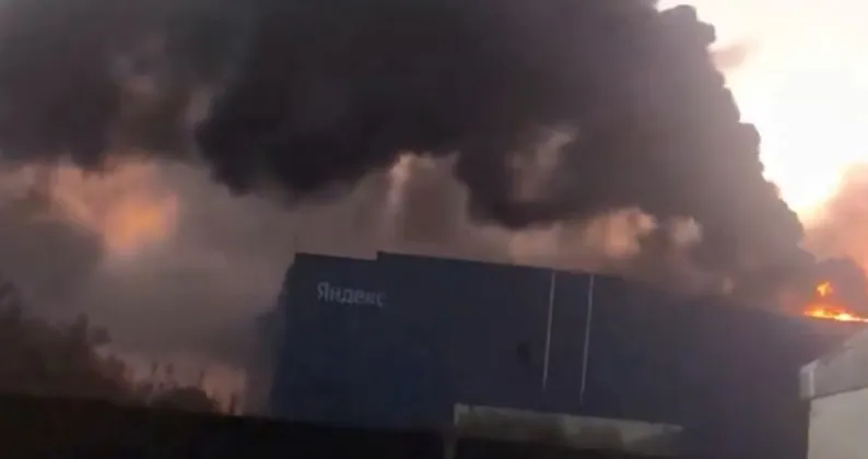 Ukraine Drone Strike Partially Disrupts Yandex Data Centre in Russia; Trump Says Zelensky Should Be Removed