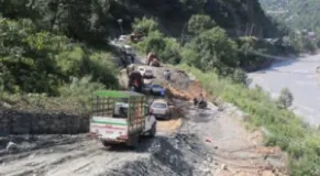 Landslide at Bhasbhase Blocks Baglung–Beni Road in Myagdi