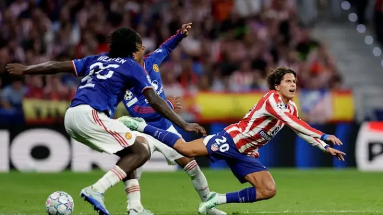 Atletico Madrid Beat Manchester United 2-0 in Champions League