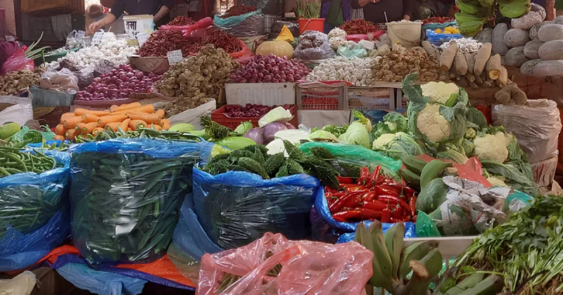 Ghorahi Produce Centre Offers Farmers and Consumers Fresh, Affordable Food