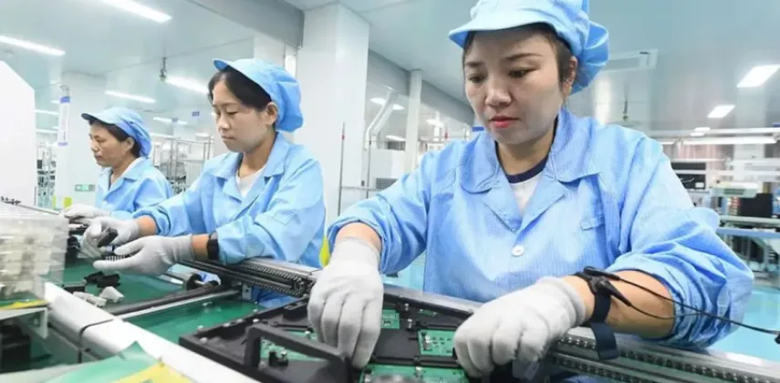 China's Economy Improves on AI Export Demand, Domestic Weakness Persists