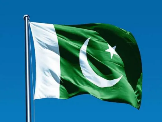 Pakistani Garment Workers Face Extreme Heat, Unsafe Conditions