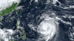 Super Typhoon Champi Nears Taiwan, Hundreds of Flights Cancelled
