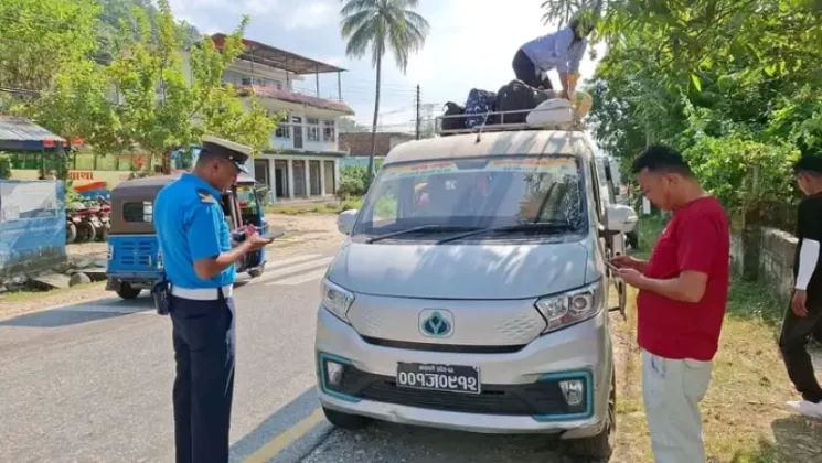 Makwanpur Police Urge Passengers Not to Pay Excess Fares