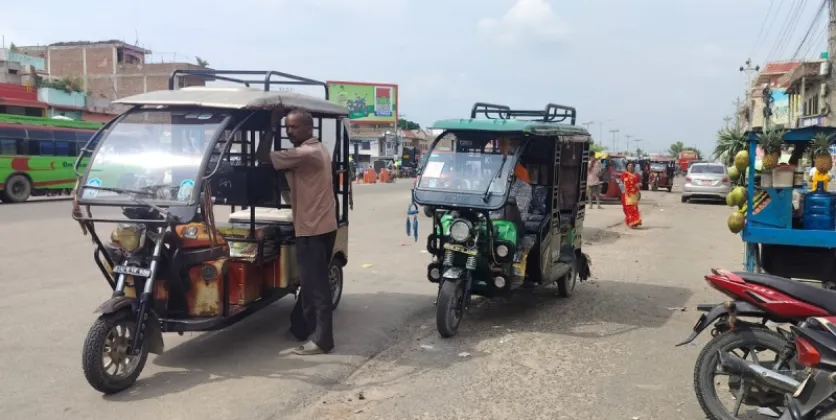 Auto-rickshaws ease travel in Banke's remote rural areas