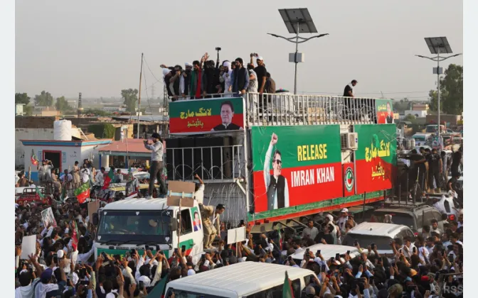 PTI Supporters March Toward Islamabad Demanding Imran Khan’s Release