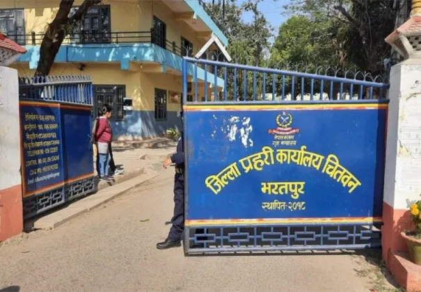 Two Arrested in Bharatpur Over Sale of Mobile Phones Without Invoices