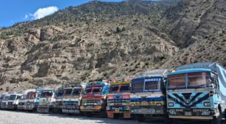 More Than 500 Containers Stranded on Mustang-Korala Road After Floods