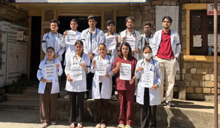 Karnali Doctors Protest Halt to Incentive Allowance