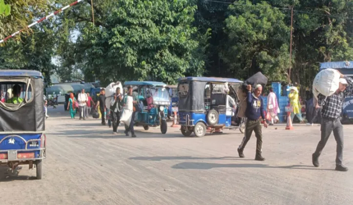 Nepali Migrant Workers Return from India for Dashain and Tihar