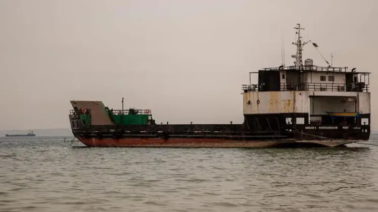 Oil Prices Rise as Iran Tensions Raise Strait of Hormuz Supply Fears